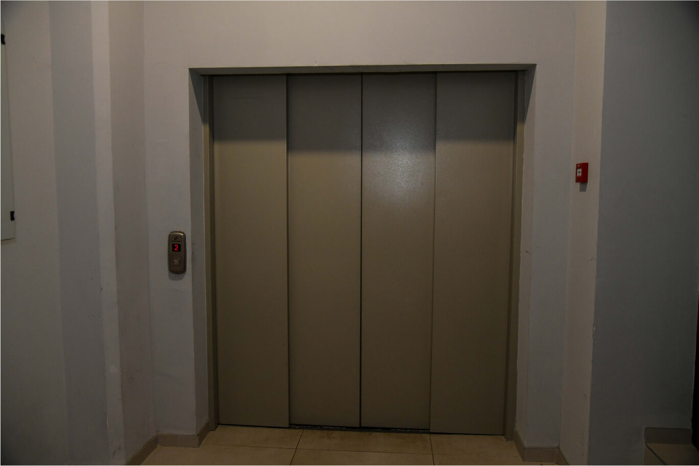 zatvoren lift 